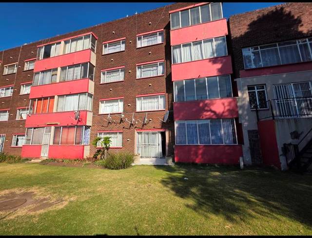 2 BEDROOM APARTMENT FOR SALE IN CASON